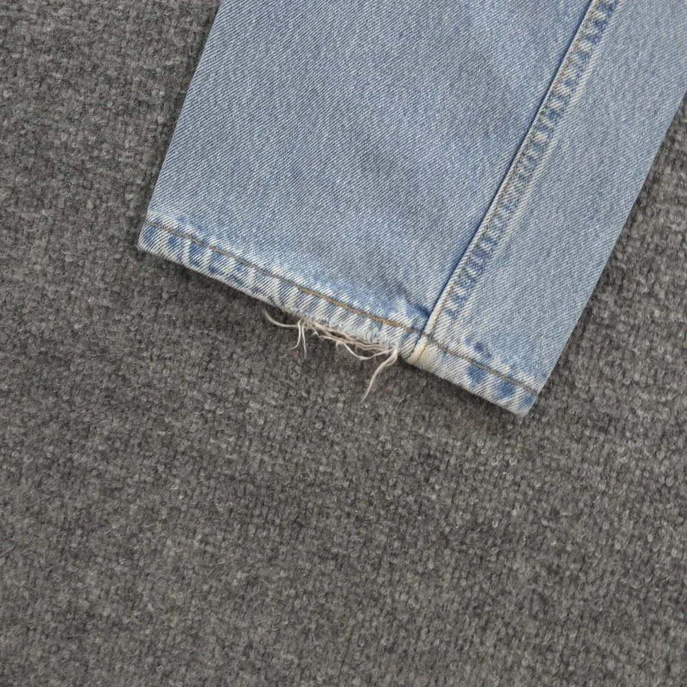 Vintage Levis Jeans Mens 32x32 Light Blue Denim 501 Button Fly Made USA 90s